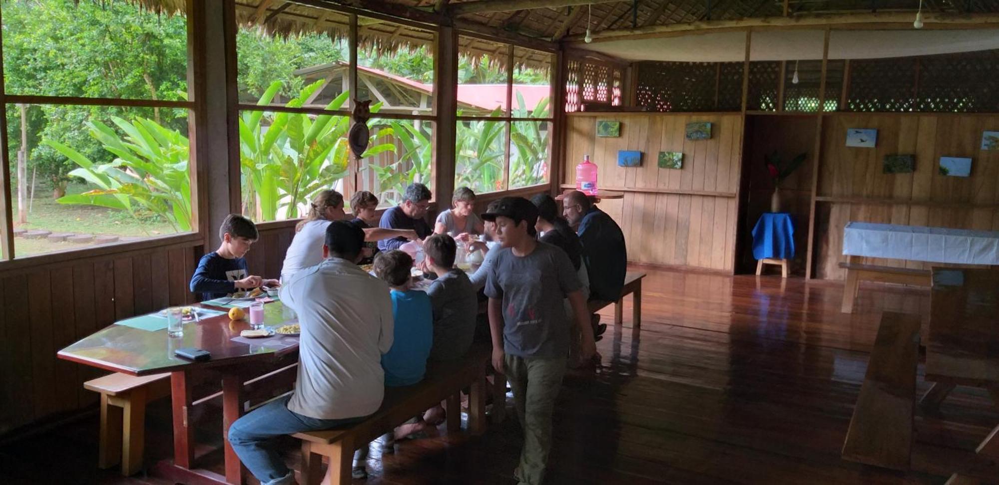Tres Chimbadas Lake Lodge Tambopata Exteriör bild