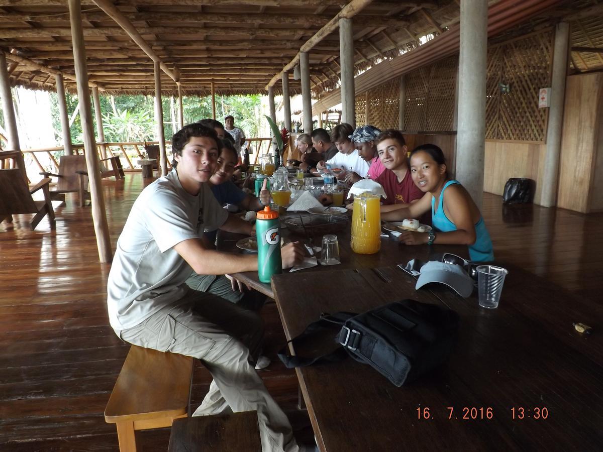 Tres Chimbadas Lake Lodge Tambopata Exteriör bild