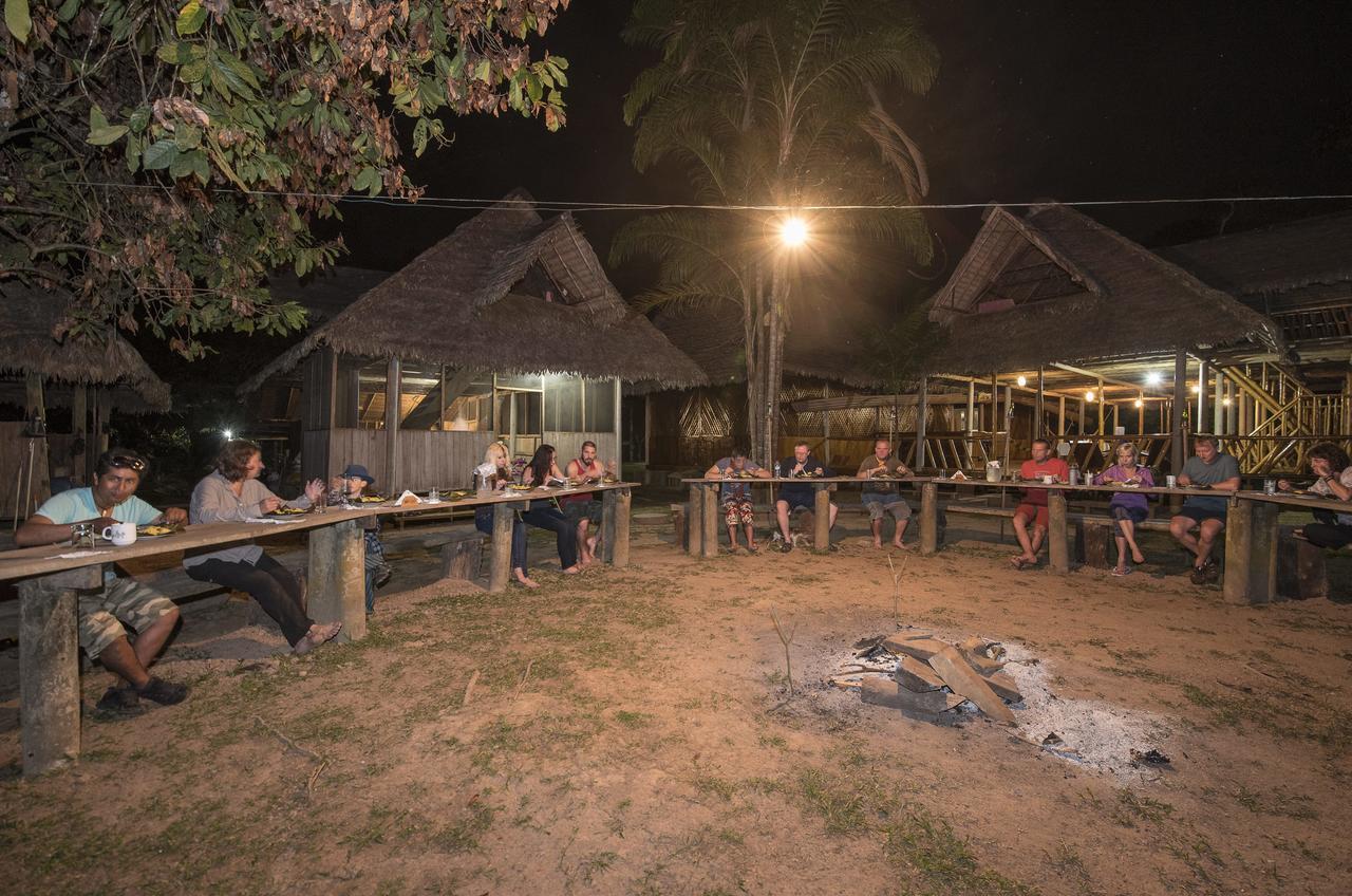 Tres Chimbadas Lake Lodge Tambopata Exteriör bild